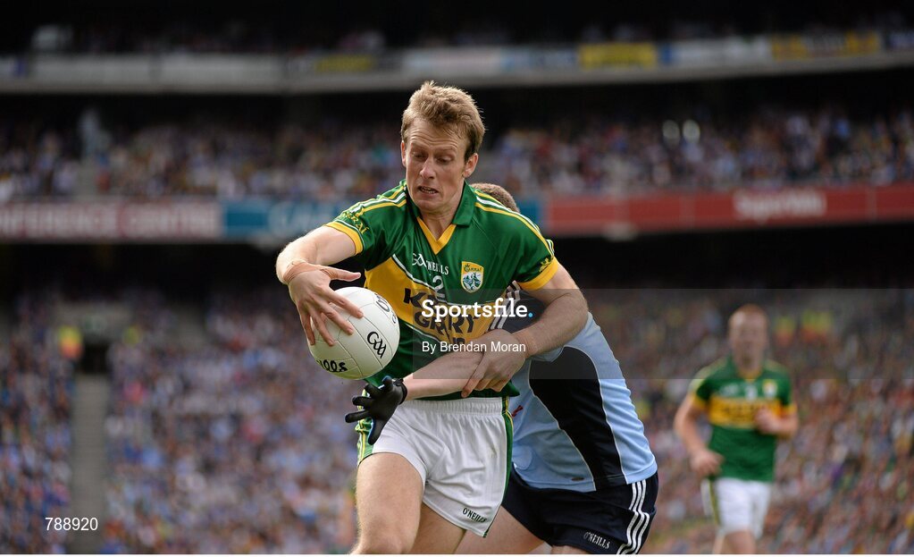 1 September 2013; Donnchadh Walsh, Kerry, is held up by Jack McCaffrey, Dublin. GAA Football All-Ireland Senior Championship, Semi-Final, Dublin v Kerry, Croke Park, Dublin. Picture credit: Brendan Moran / SPORTSFILE