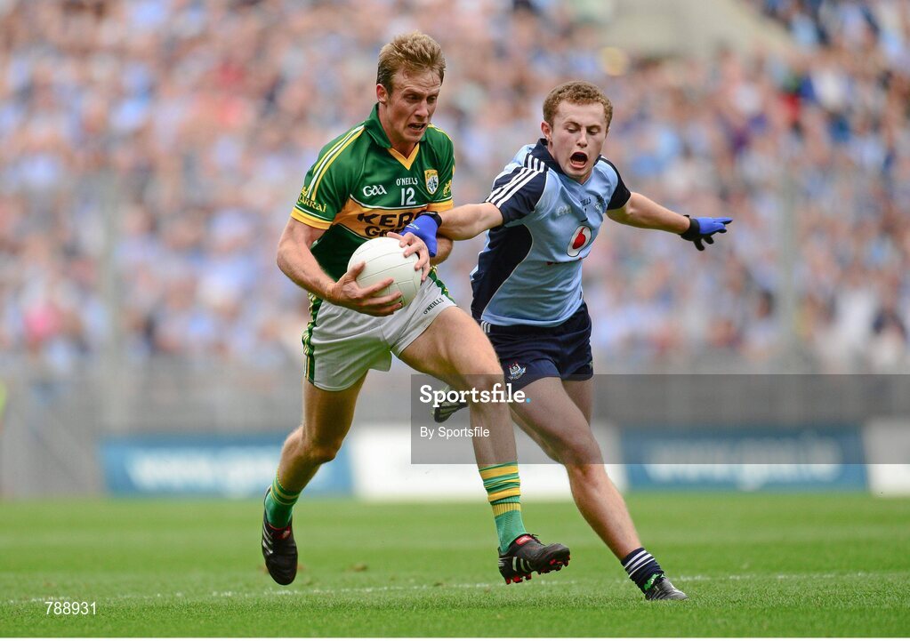 1 September 2013; Donnchadh Walsh, Kerry, in action against Jack McCaffrey, Dublin. GAA Football All-Ireland Senior Championship, Semi-Final, Dublin v Kerry, Croke Park, Dublin. Photo by Sportsfile