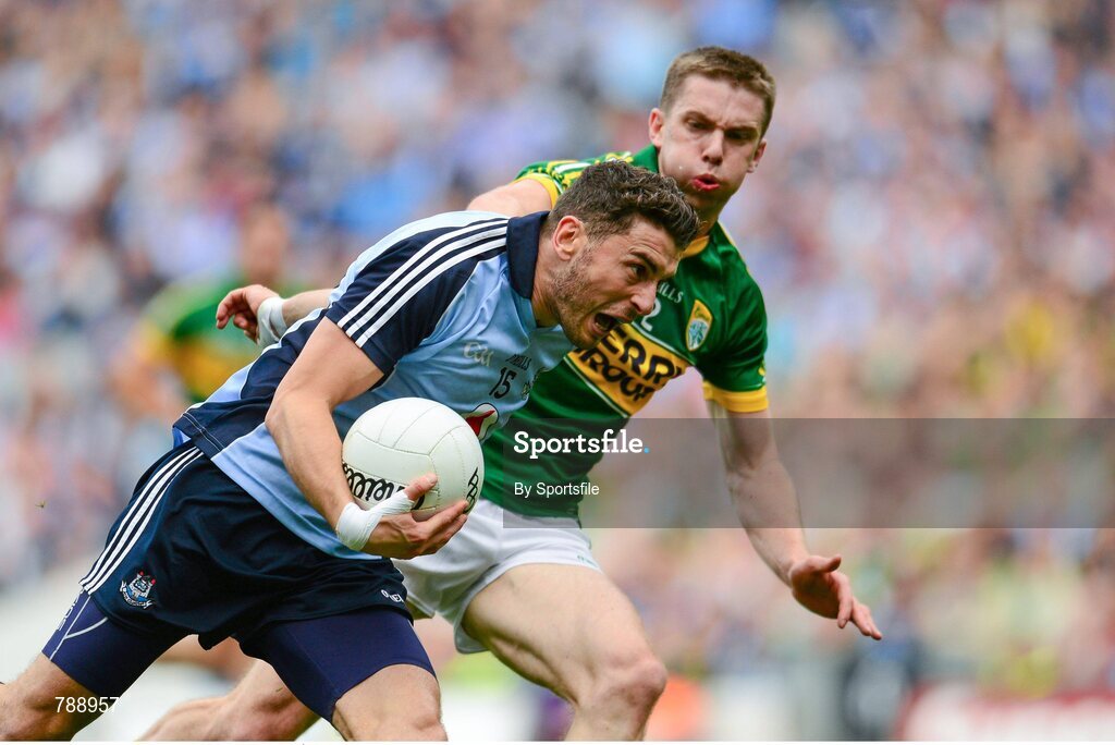1 September 2013; Bernard Brogan, Dublin, in action against Marc Ó Sé, Kerry. GAA Football All-Ireland Senior Championship, Semi-Final, Dublin v Kerry, Croke Park, Dublin. Photo by Sportsfile