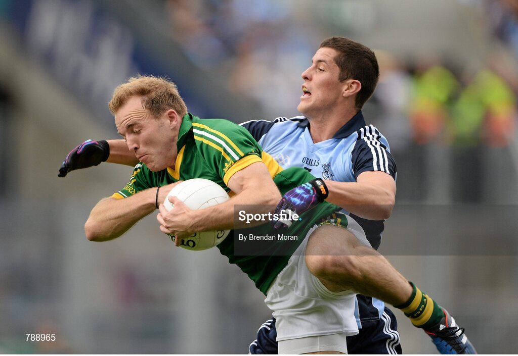 1 September 2013; Darran O'Sullivan, Kerry, in action against Rory O'Carroll, Dublin. GAA Football All-Ireland Senior Championship, Semi-Final, Dublin v Kerry, Croke Park, Dublin. Picture credit: Brendan Moran / SPORTSFILE