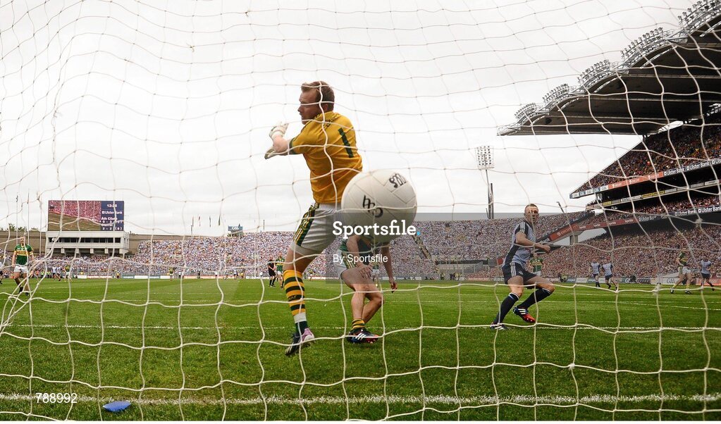 1 September 2013; Paul Mannion, Dublin, scores his side's first goal past Kerry goalkeeper Brendan Kealy. GAA Football All-Ireland Senior Championship, Semi-Final, Dublin v Kerry, Croke Park, Dublin. Photo by Sportsfile