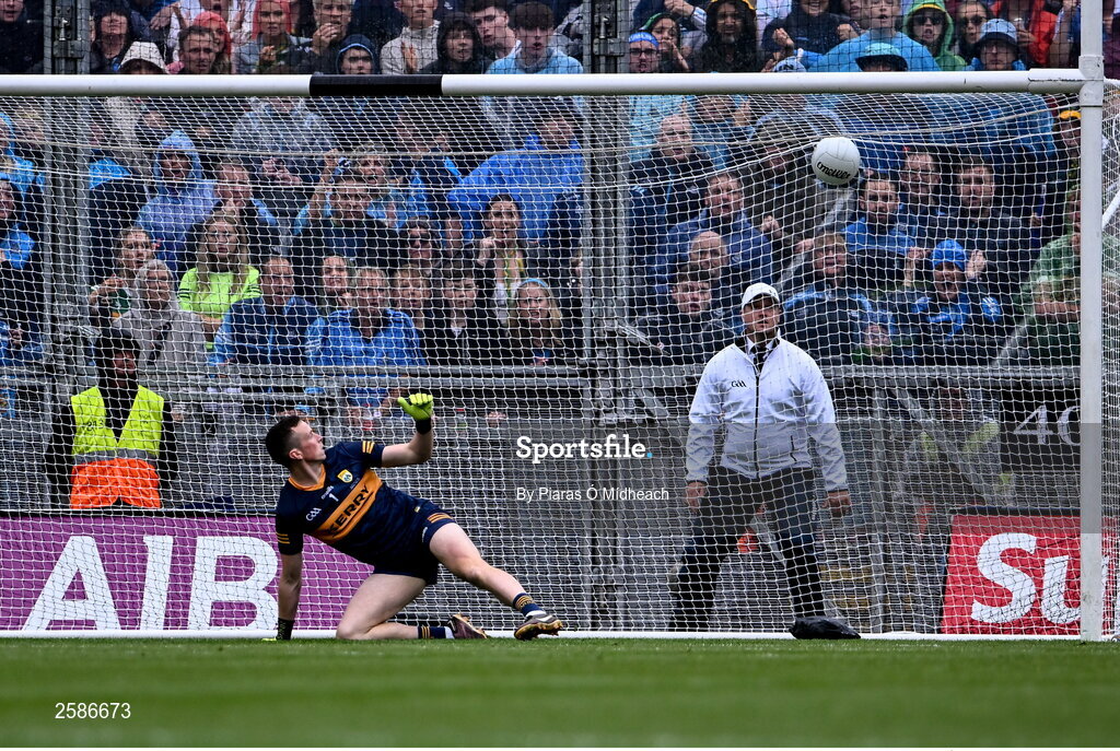 30 July 2023; Kerry goalkeeper Shane Ryan looks on as the ball hits the net for Dublin's first goal, scored by Paddy Small of Dublin, not pictured, during the GAA Football All-Ireland Senior Championship final match between Dublin and Kerry at Croke Park in Dublin. Photo by Piaras Ó Mídheach/Sportsfile