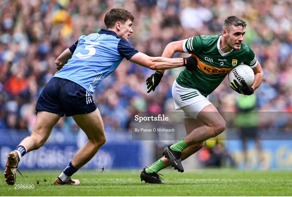 30 July 2023; Graham O'Sullivan of Kerry in action against Michael Fitzsimons of Dublin during the GAA Football All-Ireland Senior Championship final match between Dublin and Kerry at Croke Park in Dublin. Photo by Piaras Ó Mídheach/Sportsfile