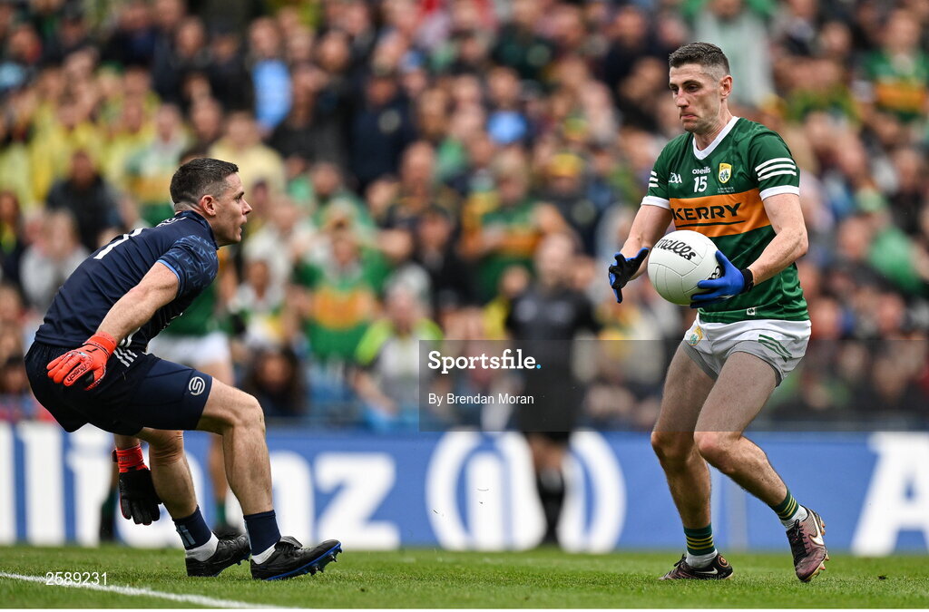 30 July 2023; Paul Geaney of Kerry evades Dublin goalkeeper Stephen Cluxton on the way to scoring his side's only goal during the GAA Football All-Ireland Senior Championship final match between Dublin and Kerry at Croke Park in Dublin. Photo by Brendan Moran/Sportsfile
