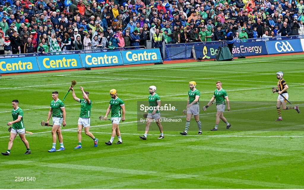 23 July 2023; TJ Reid of Kilkenny races to join his team-mates in the parade before the GAA Hurling All-Ireland Senior Championship final match between Kilkenny and Limerick at Croke Park in Dublin. Photo by Piaras Ó Mídheach/Sportsfile
