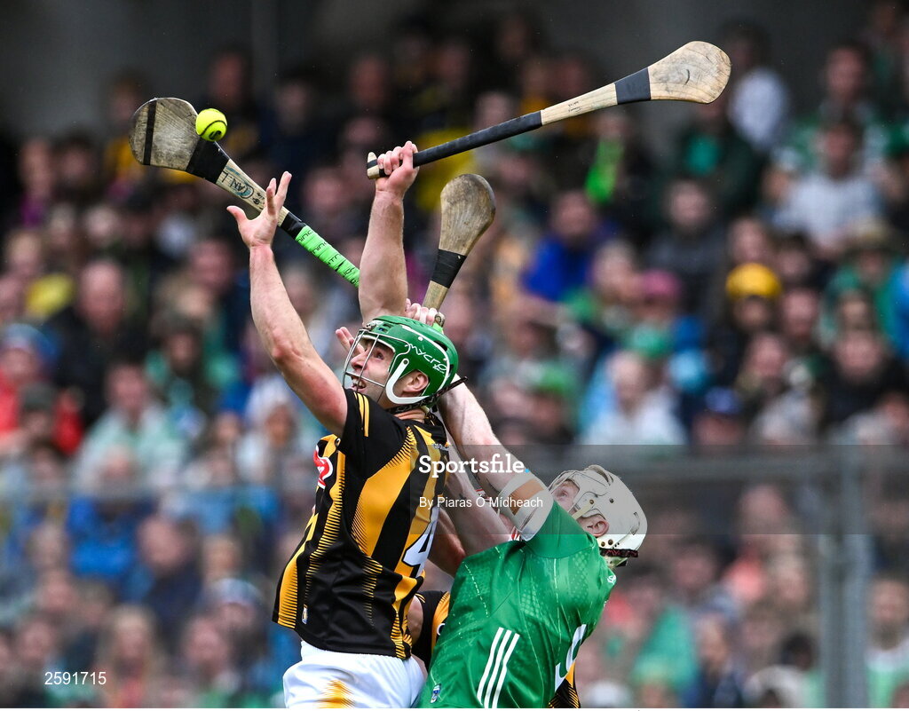 23 July 2023; Tommy Walsh of Kilkenny in action against Cian Lynch of Limerick during the GAA Hurling All-Ireland Senior Championship final match between Kilkenny and Limerick at Croke Park in Dublin. Photo by Piaras Ó Mídheach/Sportsfile