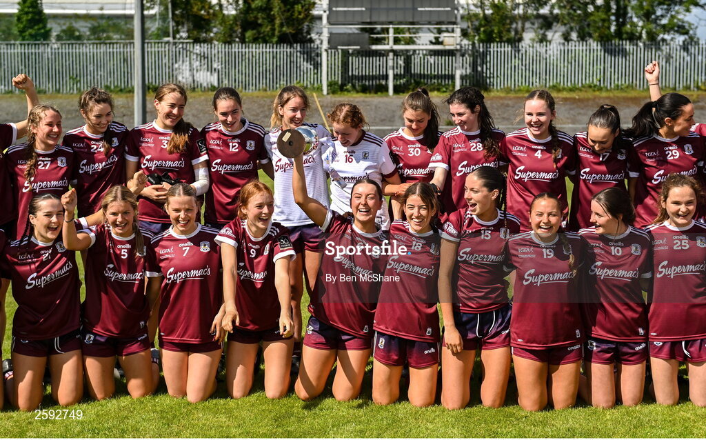 5 August 2023; Galway captain Aoibhinn Eilian lifts the cup after the ZuCar All-Ireland Ladies Football U18 A final match between Galway and Kildare at Glennon Brothers Pearse Park in Longford. Photo by Ben McShane/Sportsfile