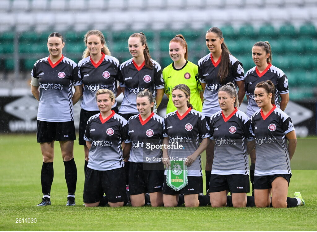 26 August 2023; The Killester Donnycarney team before the Sports Direct Women’s FAI Cup first round match between Shamrock Rovers and Killester Donnycarney at Tallaght Stadium in Dublin. Photo by Stephen McCarthy/Sportsfile