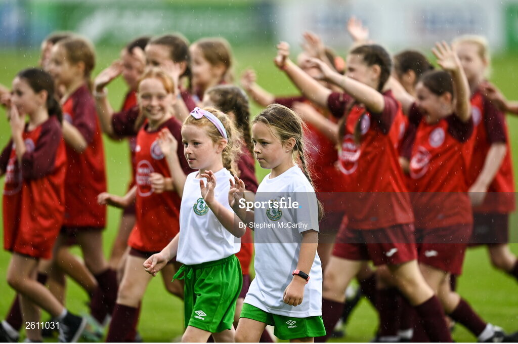 26 August 2023; Mascots wave to the crowd before the Sports Direct Women’s FAI Cup first round match between Shamrock Rovers and Killester Donnycarney at Tallaght Stadium in Dublin. Photo by Stephen McCarthy/Sportsfile