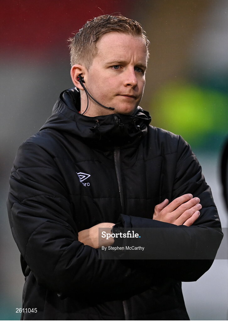 26 August 2023; Fourth official Daniel Murphy during the Sports Direct Women’s FAI Cup first round match between Shamrock Rovers and Killester Donnycarney at Tallaght Stadium in Dublin. Photo by Stephen McCarthy/Sportsfile