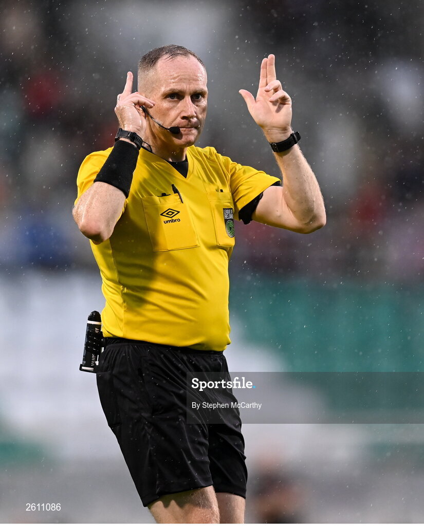26 August 2023; Referee Jason Moore signals for a throw in during the Sports Direct Women’s FAI Cup first round match between Shamrock Rovers and Killester Donnycarney at Tallaght Stadium in Dublin. Photo by Stephen McCarthy/Sportsfile