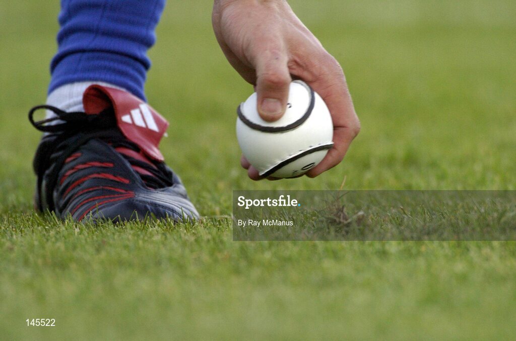 26 June 2004; A Tipperary player places the sliothar as he prepares to take free. Guinness Senior Hurling Championship Qualifier, Round 1, Limerick v Tipperary, Gaelic Grounds, Limerick. Picture credit; Ray McManus / SPORTSFILE