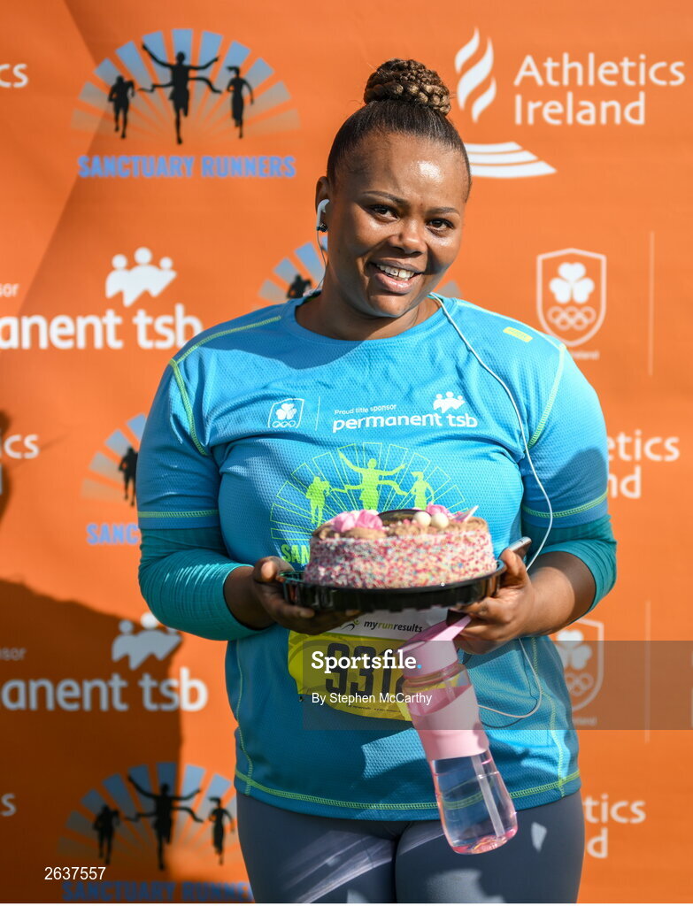 1 October 2023; Zikona Masala after being presented with a birthday cake during the Permanent TSB Sanctuary Run 2023 at the Cross Country track of the Sport Ireland Campus in Dublin. The Permanent TSB Sanctuary Run on the Sport Ireland campus attracted nearly 1,000 participants including refugees from Direct Provision centres across Ireland, Ukrainian people in Dublin, locals and Irish Olympians. The event, to celebrate diversity and interculturalism in Ireland today, was run by the Sanctuary Runners’ organisation and supported by the Olympic Federation of Ireland and Athletics Ireland. Photo by Stephen McCarthy/Sportsfile