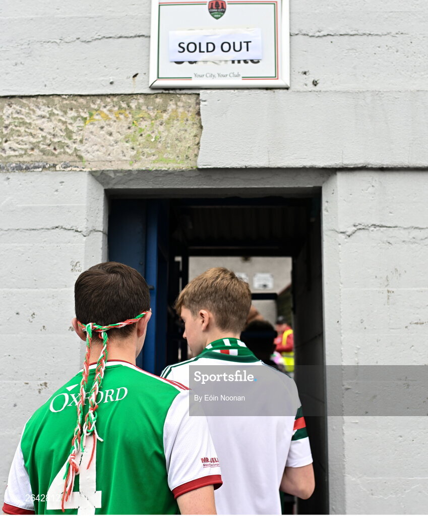 8 October 2023; Cork City supporters make their way into the ground before the Sports Direct Men’s FAI Cup semi-final match between Cork City and St Patrick's Athletic at Turner’s Cross in Cork. Photo by Eóin Noonan/Sportsfile