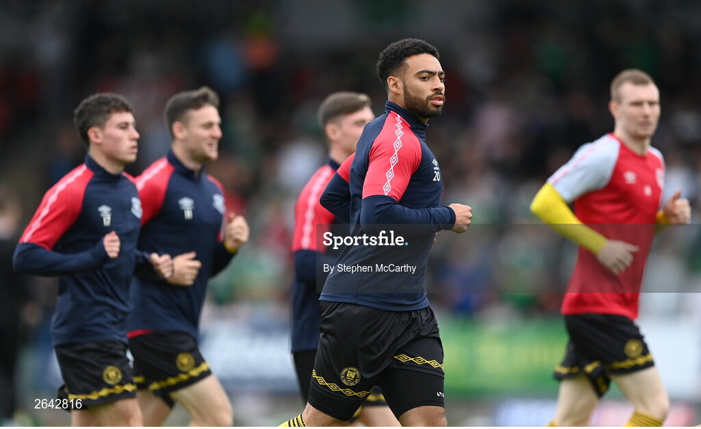 8 October 2023; Jake Mulraney and St Patrick's Athletic team-mates warm up before the Sports Direct Men’s FAI Cup semi-final match between Cork City and St Patrick's Athletic at Turner’s Cross in Cork. Photo by Stephen McCarthy/Sportsfile