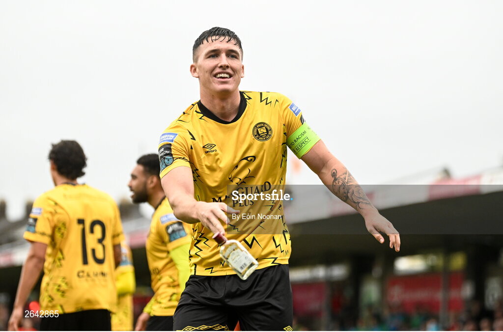8 October 2023; Joe Redmond of St Patrick's Athletic throws a bottle off the pitch during the Sports Direct Men’s FAI Cup semi-final match between Cork City and St Patrick's Athletic at Turner’s Cross in Cork. Photo by Eóin Noonan/Sportsfile