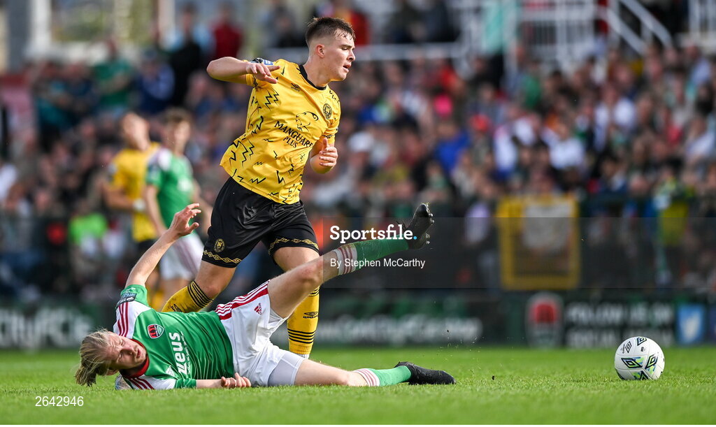 8 October 2023; Jonas Häkkinen of Cork City in action against Tommy Lonergan of St Patrick's Athletic during the Sports Direct Men’s FAI Cup semi-final match between Cork City and St Patrick's Athletic at Turner’s Cross in Cork. Photo by Stephen McCarthy/Sportsfile
