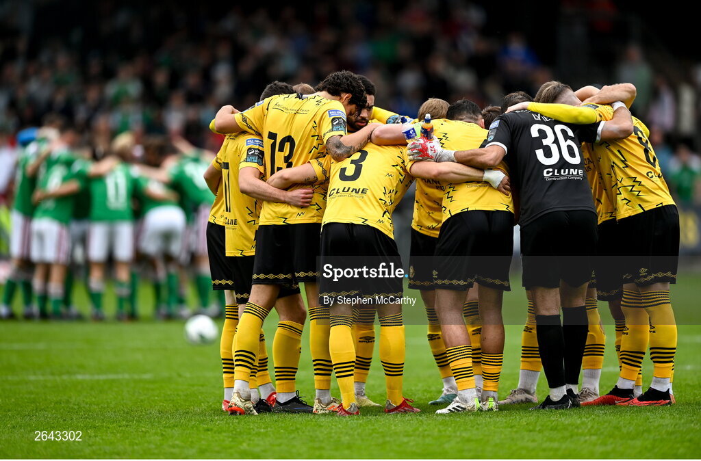 8 October 2023; St Patrick's Athletic and Cork City players huddle before the Sports Direct Men’s FAI Cup semi-final match between Cork City and St Patrick's Athletic at Turner’s Cross in Cork. Photo by Stephen McCarthy/Sportsfile