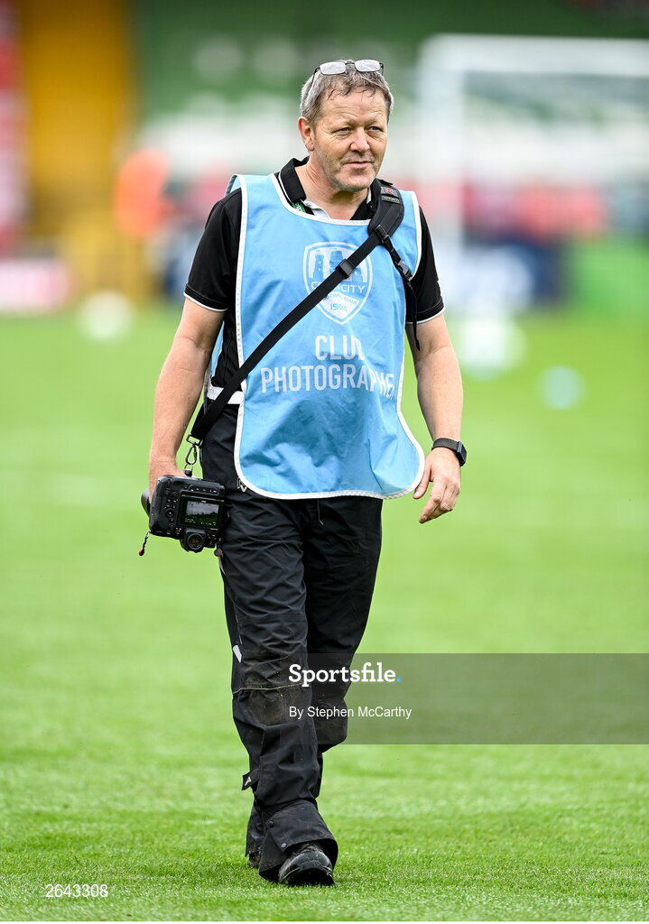 8 October 2023; Cork City club photographer Doug Minihane before the Sports Direct Men’s FAI Cup semi-final match between Cork City and St Patrick's Athletic at Turner’s Cross in Cork. Photo by Stephen McCarthy/Sportsfile