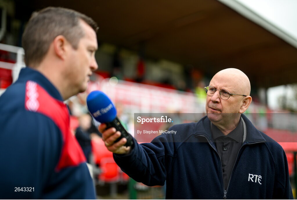 8 October 2023; RTÉ's Mike McCartney interviews St Patrick's Athletic manager Jon Daly before the Sports Direct Men’s FAI Cup semi-final match between Cork City and St Patrick's Athletic at Turner’s Cross in Cork. Photo by Stephen McCarthy/Sportsfile