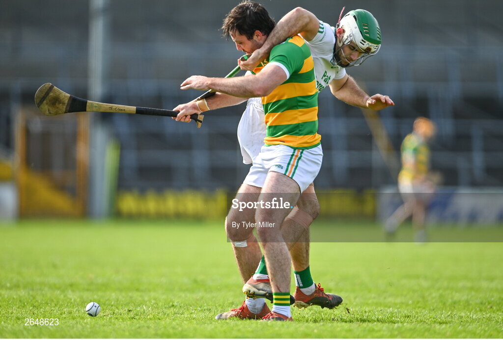 15 October 2023; Jason Cleere of Bennettsbridge in action against Paddy Deegan of O'Loughlin Gaels during the Kilkenny County Senior Club Hurling Championship semi-final match between O'Loughlin Gaels and Bennettsbridge at UPMC Nowlan Park in Kilkenny. Photo by Tyler Miller/Sportsfile