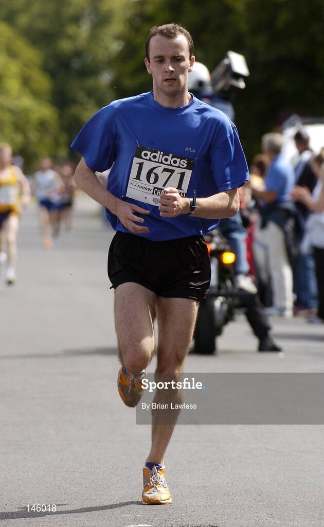 4 July 2004; Gary Hynes in action during the adidas Irish Runner Challenge, Phoenix Park, Dublin. Picture credit; Brian Lawless / SPORTSFILE