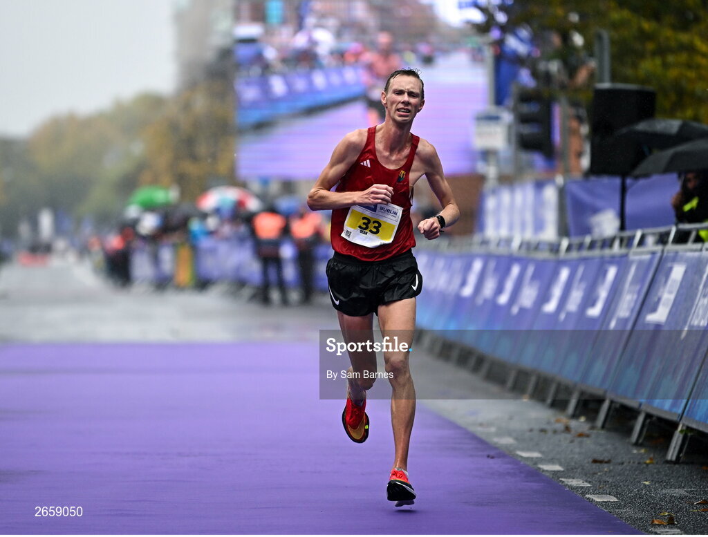 29 October 2023; Sean Doyle from Cork during the 2023 Irish Life Dublin Marathon. Thousands of runners took to the Fitzwilliam Square start line, to participate in the 42nd running of the Dublin Marathon. Photo by Sam Barnes/Sportsfile