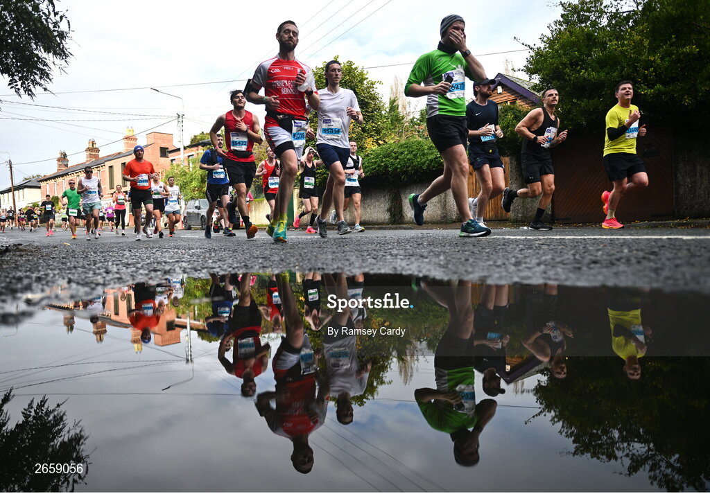 29 October 2023; Participants during the 2023 Irish Life Dublin Marathon. Thousands of runners took to the Fitzwilliam Square start line, to participate in the 42nd running of the Dublin Marathon. Photo by Ramsey Cardy/Sportsfile