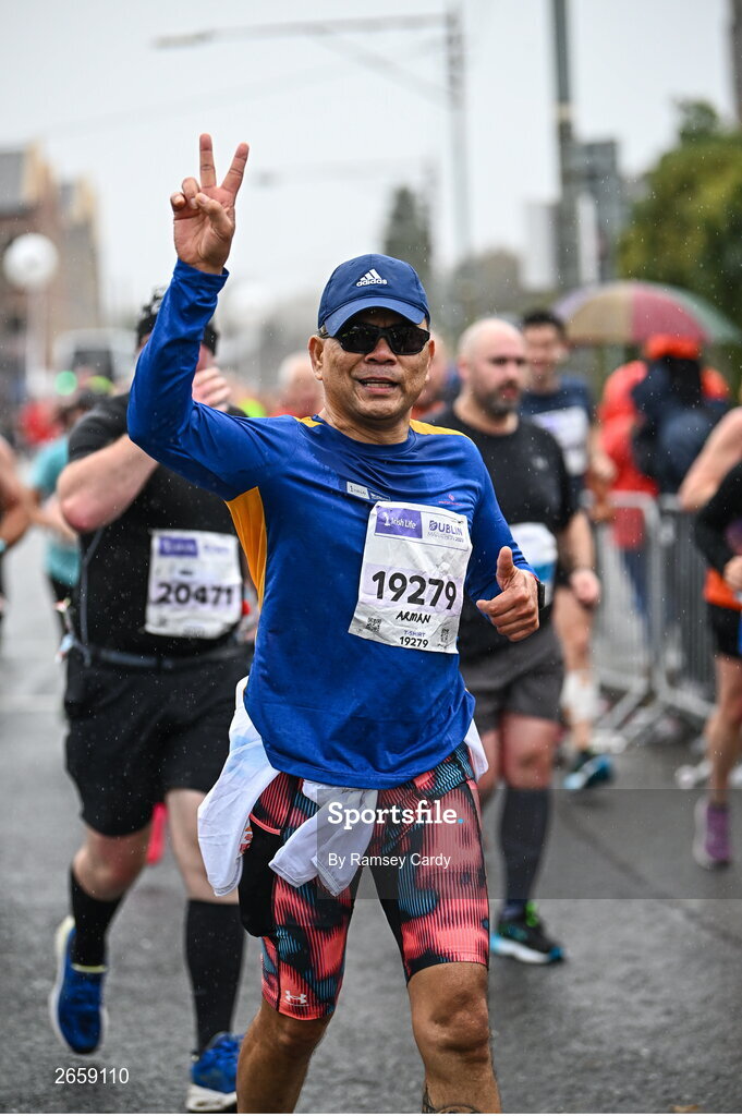 29 October 2023; Klark Moya from Kildare during the 2023 Irish Life Dublin Marathon. Thousands of runners took to the Fitzwilliam Square start line, to participate in the 42nd running of the Dublin Marathon. Photo by Ramsey Cardy/Sportsfile