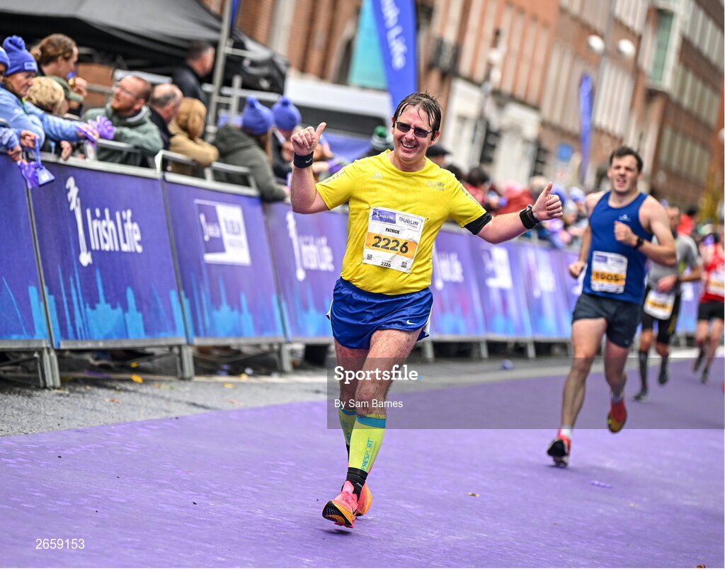 29 October 2023; Darragh Brennan from Wexford during the 2023 Irish Life Dublin Marathon. Thousands of runners took to the Fitzwilliam Square start line, to participate in the 42nd running of the Dublin Marathon. Photo by Sam Barnes/Sportsfile