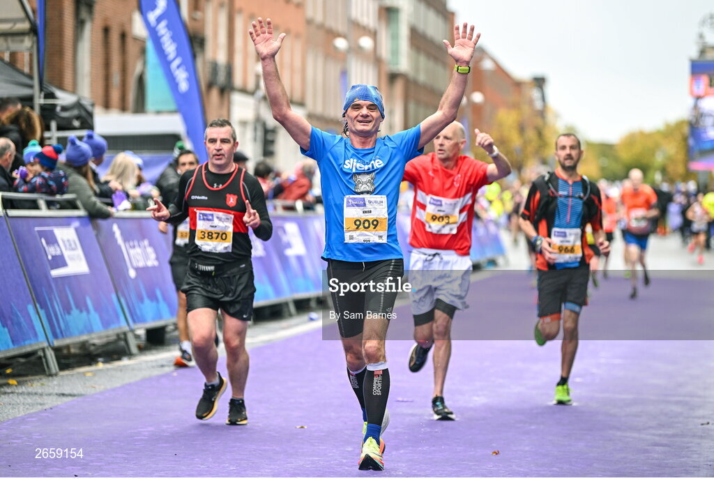 29 October 2023; Kreso Markus during the 2023 Irish Life Dublin Marathon. Thousands of runners took to the Fitzwilliam Square start line, to participate in the 42nd running of the Dublin Marathon. Photo by Sam Barnes/Sportsfile