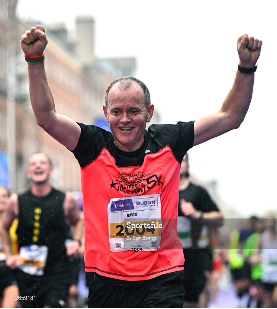 29 October 2023; David Hughes from Carlow during the 2023 Irish Life Dublin Marathon. Thousands of runners took to the Fitzwilliam Square start line, to participate in the 42nd running of the Dublin Marathon. Photo by Sam Barnes/Sportsfile