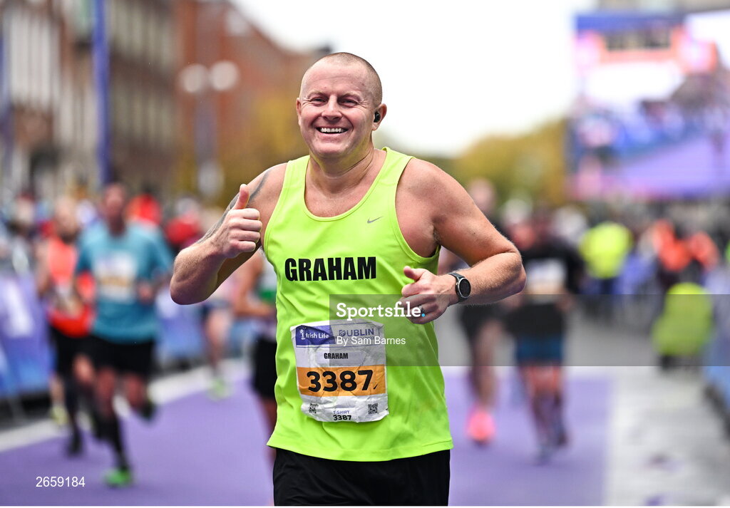 29 October 2023; Graham Reeves from Dublin 13 during the 2023 Irish Life Dublin Marathon. Thousands of runners took to the Fitzwilliam Square start line, to participate in the 42nd running of the Dublin Marathon. Photo by Sam Barnes/Sportsfile