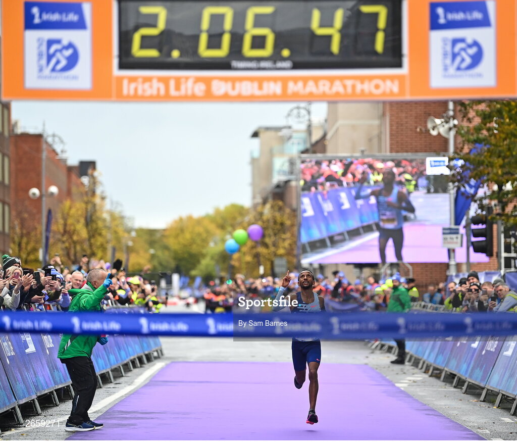 29 October 2023; Kemal Husen celebrates after winning the men's event in the 2023 Irish Life Dublin Marathon. Thousands of runners took to the Fitzwilliam Square start line, to participate in the 42nd running of the Dublin Marathon. Photo by Sam Barnes/Sportsfile