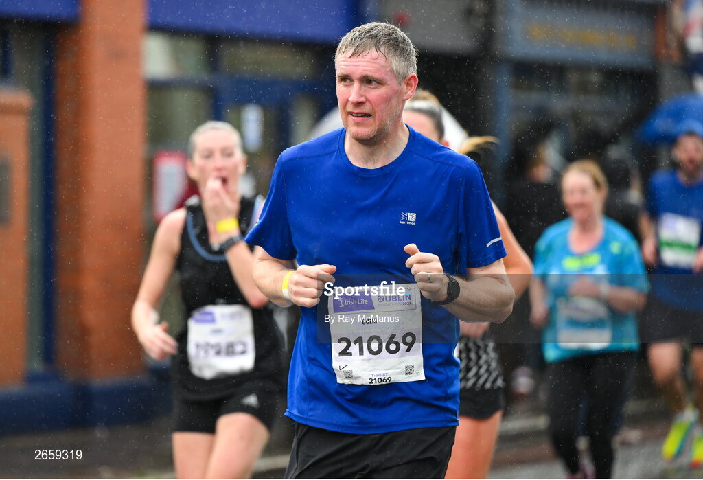 29 October 2023; Colm Gallagher from Wexford during the 2023 Irish Life Dublin Marathon. Thousands of runners took to the Fitzwilliam Square start line, to participate in the 42nd running of the Dublin Marathon. Photo by Ray McManus/Sportsfile