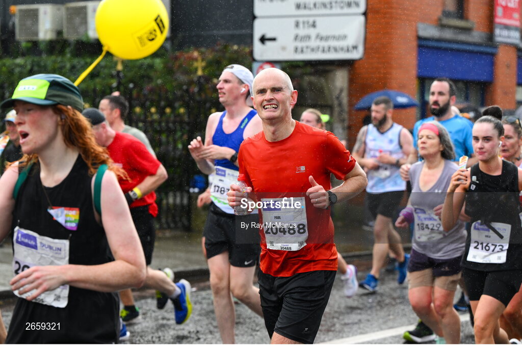 29 October 2023; Paul Doogan from Donegal during the 2023 Irish Life Dublin Marathon. Thousands of runners took to the Fitzwilliam Square start line, to participate in the 42nd running of the Dublin Marathon. Photo by Ray McManus/Sportsfile