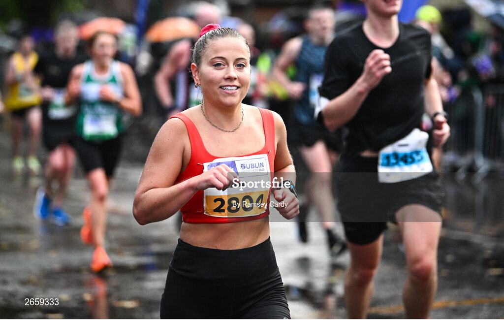 29 October 2023; Miranda Frizzelle during the 2023 Irish Life Dublin Marathon. Thousands of runners took to the Fitzwilliam Square start line, to participate in the 42nd running of the Dublin Marathon. Photo by Ramsey Cardy/Sportsfile