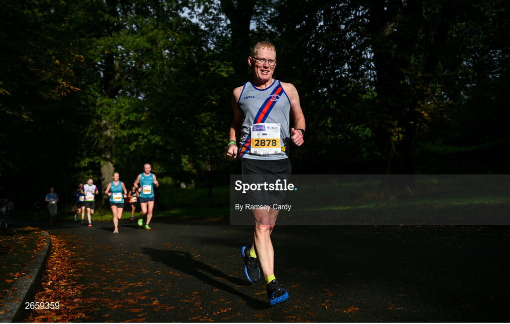 29 October 2023; John McDonnell from Dublin during the 2023 Irish Life Dublin Marathon. Thousands of runners took to the Fitzwilliam Square start line, to participate in the 42nd running of the Dublin Marathon. Photo by Ramsey Cardy/Sportsfile