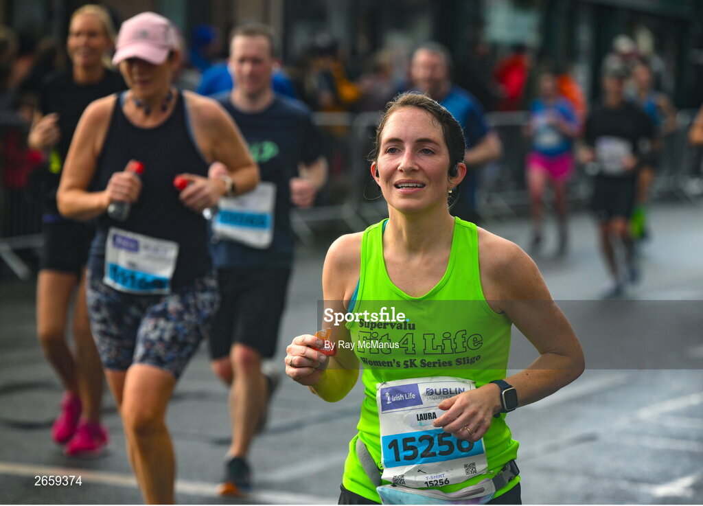 29 October 2023; Laura Lipsett from Leitrim during the 2023 Irish Life Dublin Marathon. Thousands of runners took to the Fitzwilliam Square start line, to participate in the 42nd running of the Dublin Marathon. Photo by Ray McManus/Sportsfile