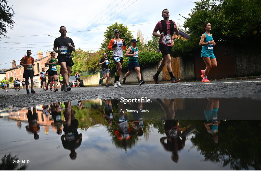29 October 2023; Participants during the 2023 Irish Life Dublin Marathon. Thousands of runners took to the Fitzwilliam Square start line, to participate in the 42nd running of the Dublin Marathon. Photo by Ramsey Cardy/Sportsfile