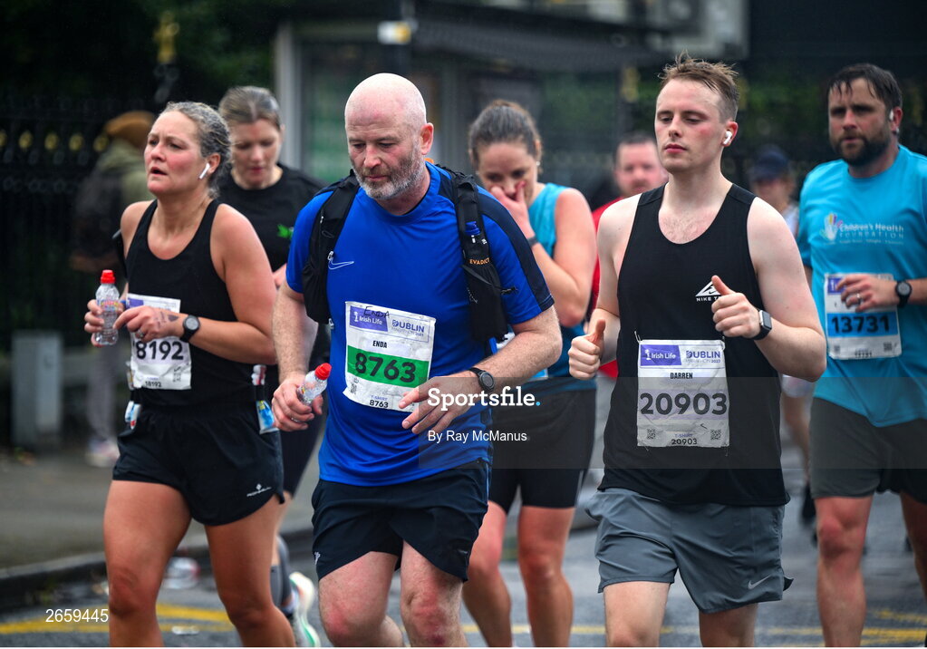 29 October 2023; Participants during the 2023 Irish Life Dublin Marathon. Thousands of runners took to the Fitzwilliam Square start line, to participate in the 42nd running of the Dublin Marathon. Photo by Ray McManus/Sportsfile