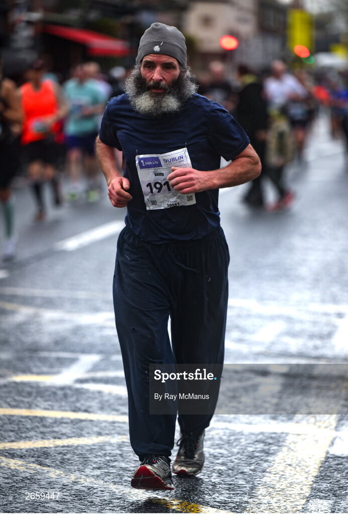 29 October 2023; David Lackey from Wicklow during the 2023 Irish Life Dublin Marathon. Thousands of runners took to the Fitzwilliam Square start line, to participate in the 42nd running of the Dublin Marathon. Photo by Ray McManus/Sportsfile