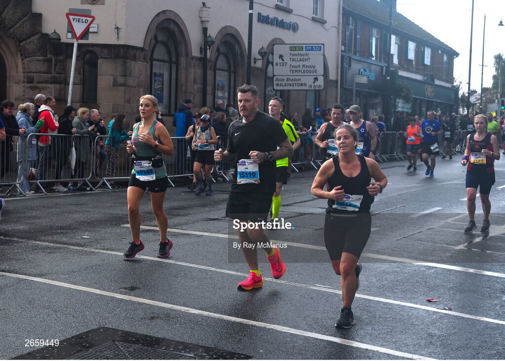 29 October 2023; Participants during the 2023 Irish Life Dublin Marathon. Thousands of runners took to the Fitzwilliam Square start line, to participate in the 42nd running of the Dublin Marathon. Photo by Ray McManus/Sportsfile