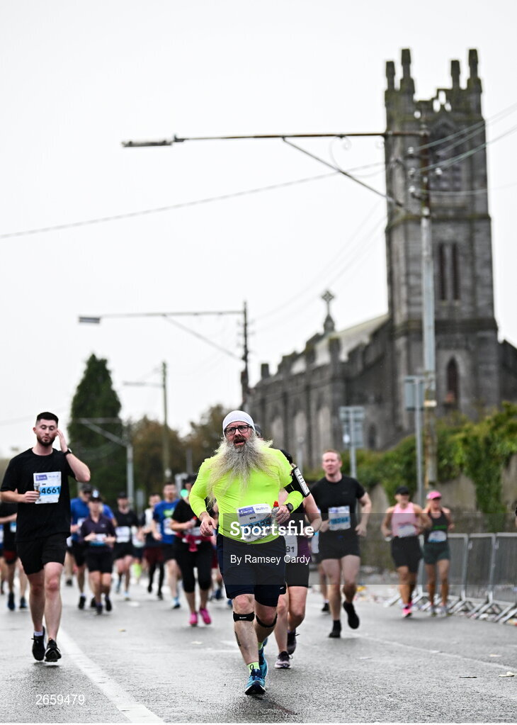 29 October 2023; Keith Geraghty from Dublin during the 2023 Irish Life Dublin Marathon. Thousands of runners took to the Fitzwilliam Square start line, to participate in the 42nd running of the Dublin Marathon. Photo by Ramsey Cardy/Sportsfile