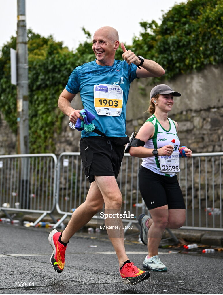 29 October 2023; David Ashe from Kildare during the 2023 Irish Life Dublin Marathon. Thousands of runners took to the Fitzwilliam Square start line, to participate in the 42nd running of the Dublin Marathon. Photo by Ramsey Cardy/Sportsfile