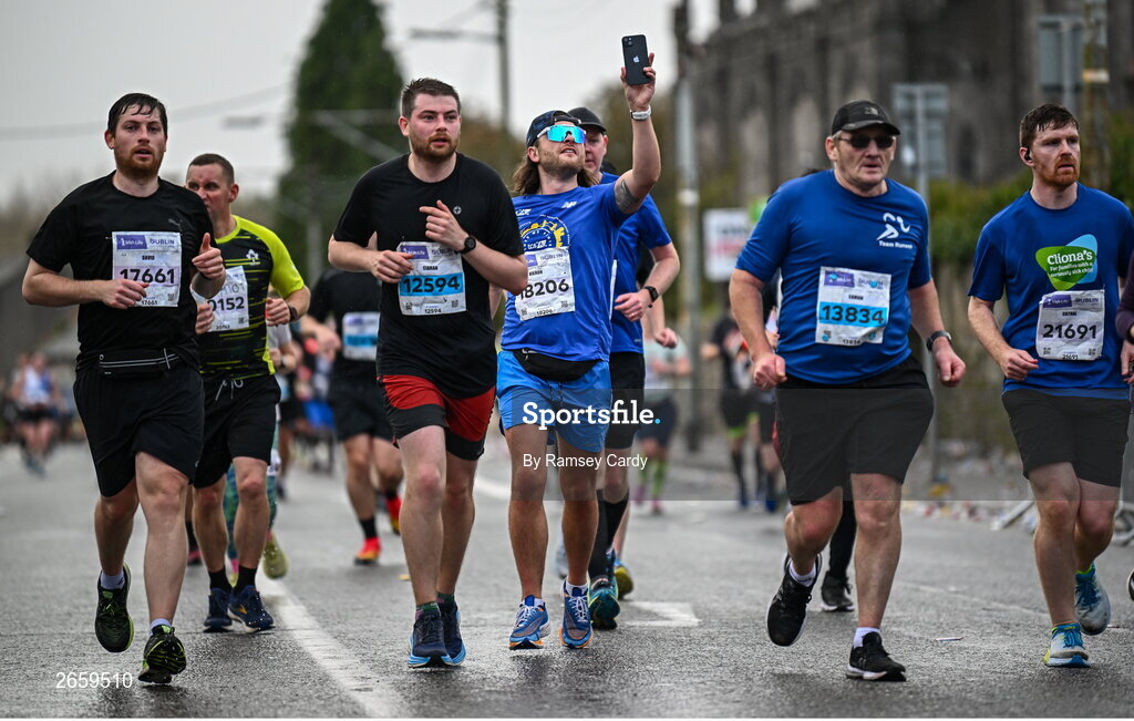 29 October 2023; Kieron Bracken from Dublin during the 2023 Irish Life Dublin Marathon. Thousands of runners took to the Fitzwilliam Square start line, to participate in the 42nd running of the Dublin Marathon. Photo by Ramsey Cardy/Sportsfile