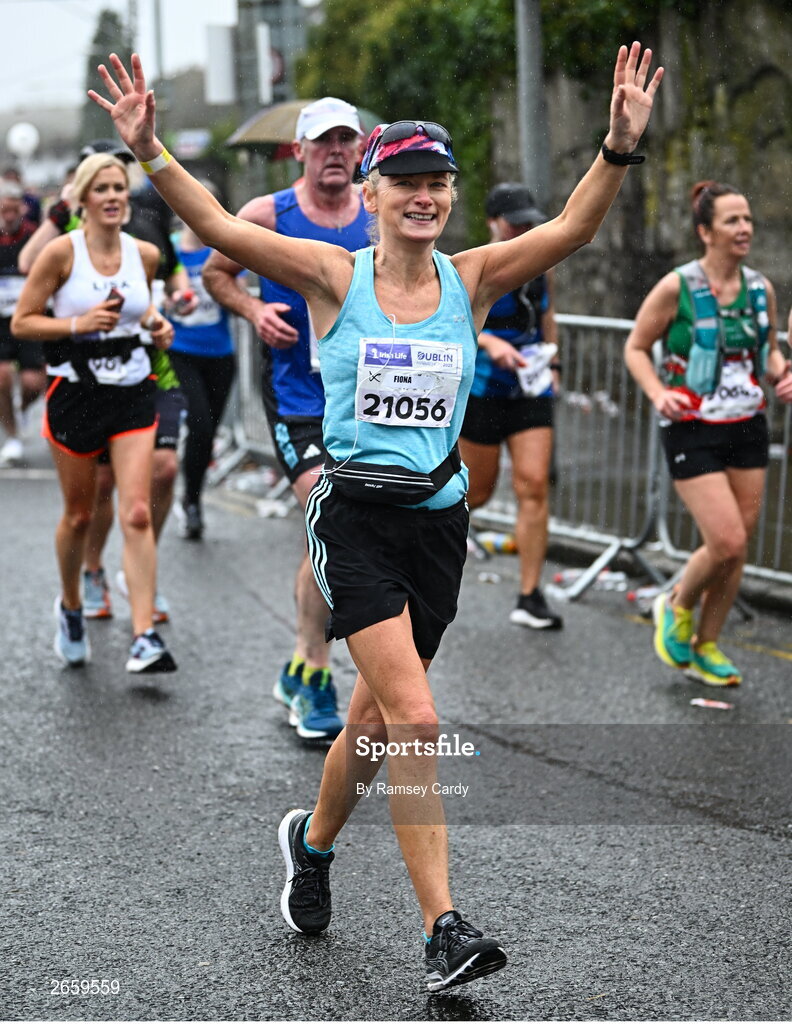 29 October 2023; Fiona Fahy from Clare during the 2023 Irish Life Dublin Marathon. Thousands of runners took to the Fitzwilliam Square start line, to participate in the 42nd running of the Dublin Marathon. Photo by Ramsey Cardy/Sportsfile