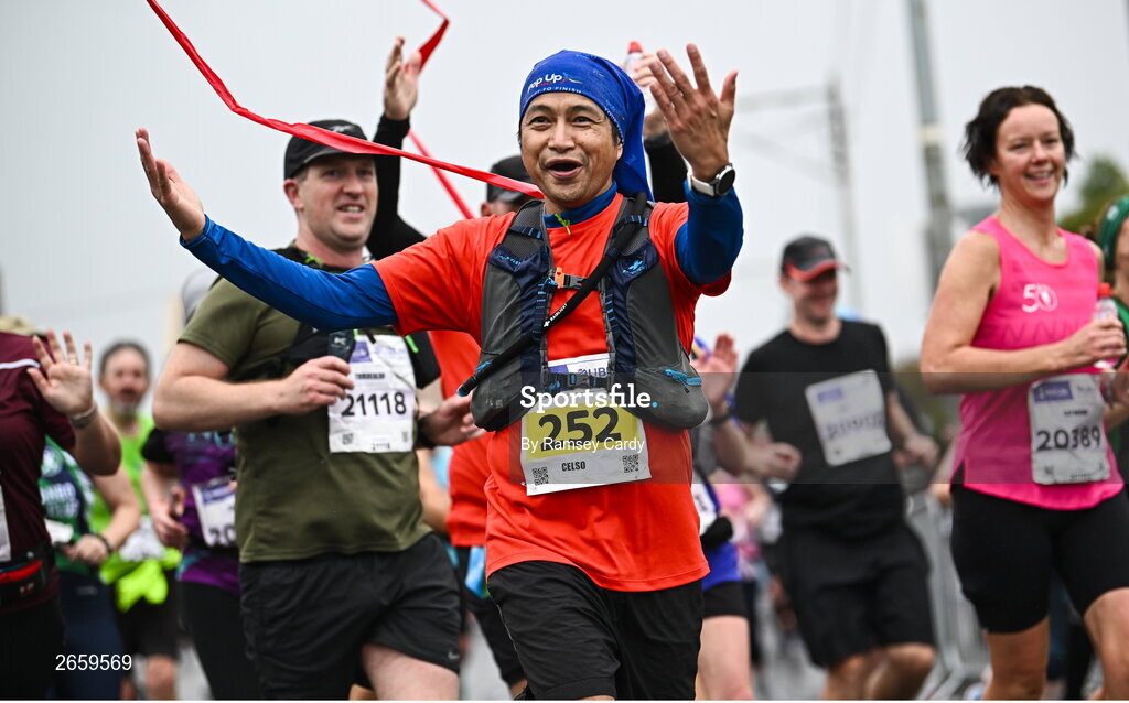 29 October 2023; Celso Caliguia from Dublin during the 2023 Irish Life Dublin Marathon. Thousands of runners took to the Fitzwilliam Square start line, to participate in the 42nd running of the Dublin Marathon. Photo by Ramsey Cardy/Sportsfile
