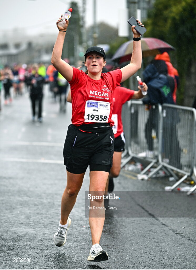 29 October 2023; Megan O'Shaughnessy from Dublin, during the 2023 Irish Life Dublin Marathon. Thousands of runners took to the Fitzwilliam Square start line, to participate in the 42nd running of the Dublin Marathon. Photo by Ramsey Cardy/Sportsfile