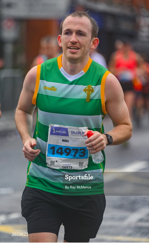 29 October 2023; Niall Olideadha from Dublin during the 2023 Irish Life Dublin Marathon. Thousands of runners took to the Fitzwilliam Square start line, to participate in the 42nd running of the Dublin Marathon. Photo by Ray McManus/Sportsfile
